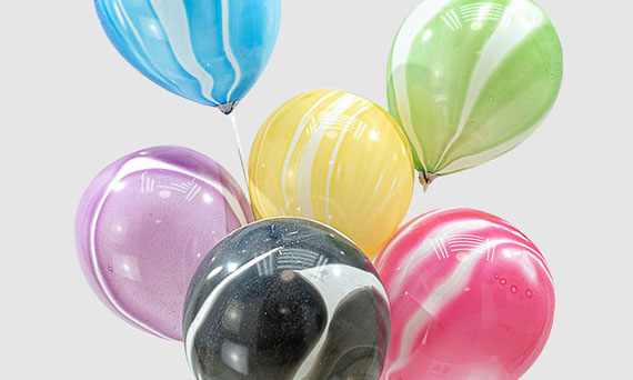 Ce face ca un balon să explodeze când se întâlnește cu acidul citric?