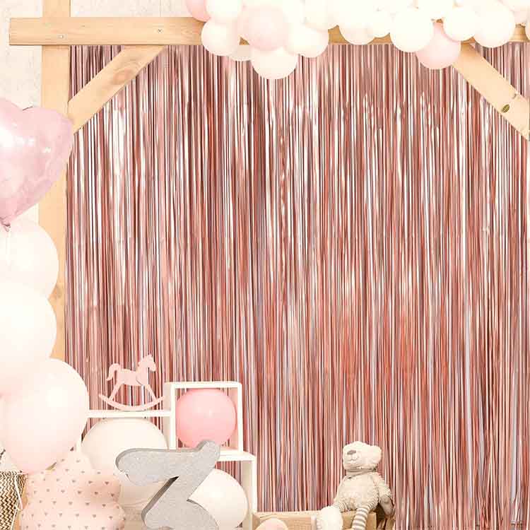 De ce perdeaua de ploaie pentru decorul petrecerii este un must-have pentru fiecare sărbătoare?