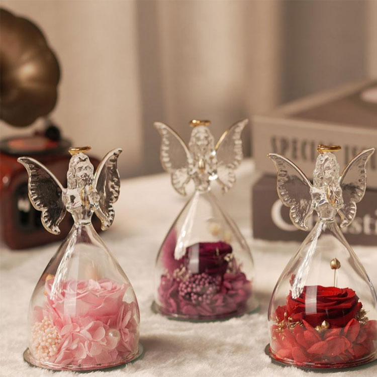Cadou de flori conservate înger de sticlă