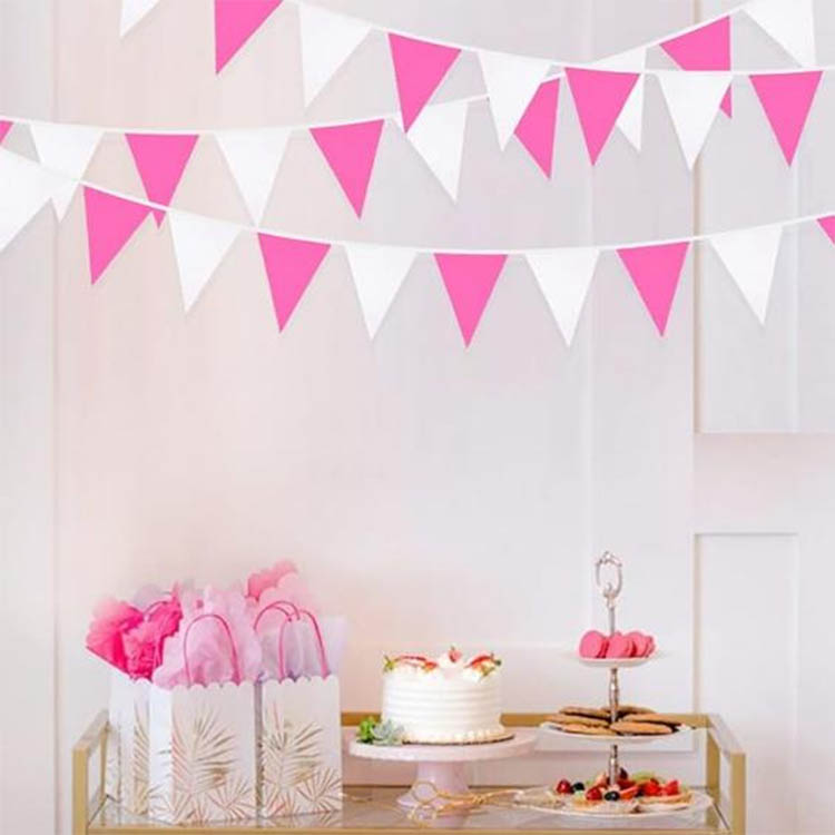 Bunting de plastic roșu de trandafir